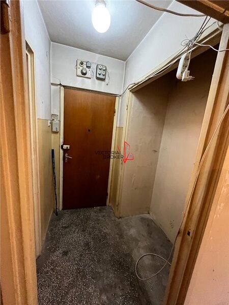 Titan Piata Minis Garsoniera bloc mixt curat